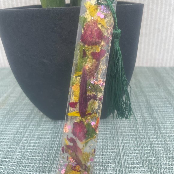 #97 Medium Size Floral Bookmark - Picture 16 of 17